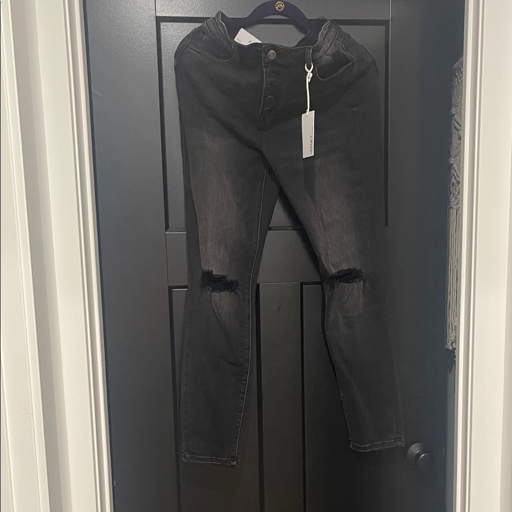 Women's Black Distressed Skinny Jeans